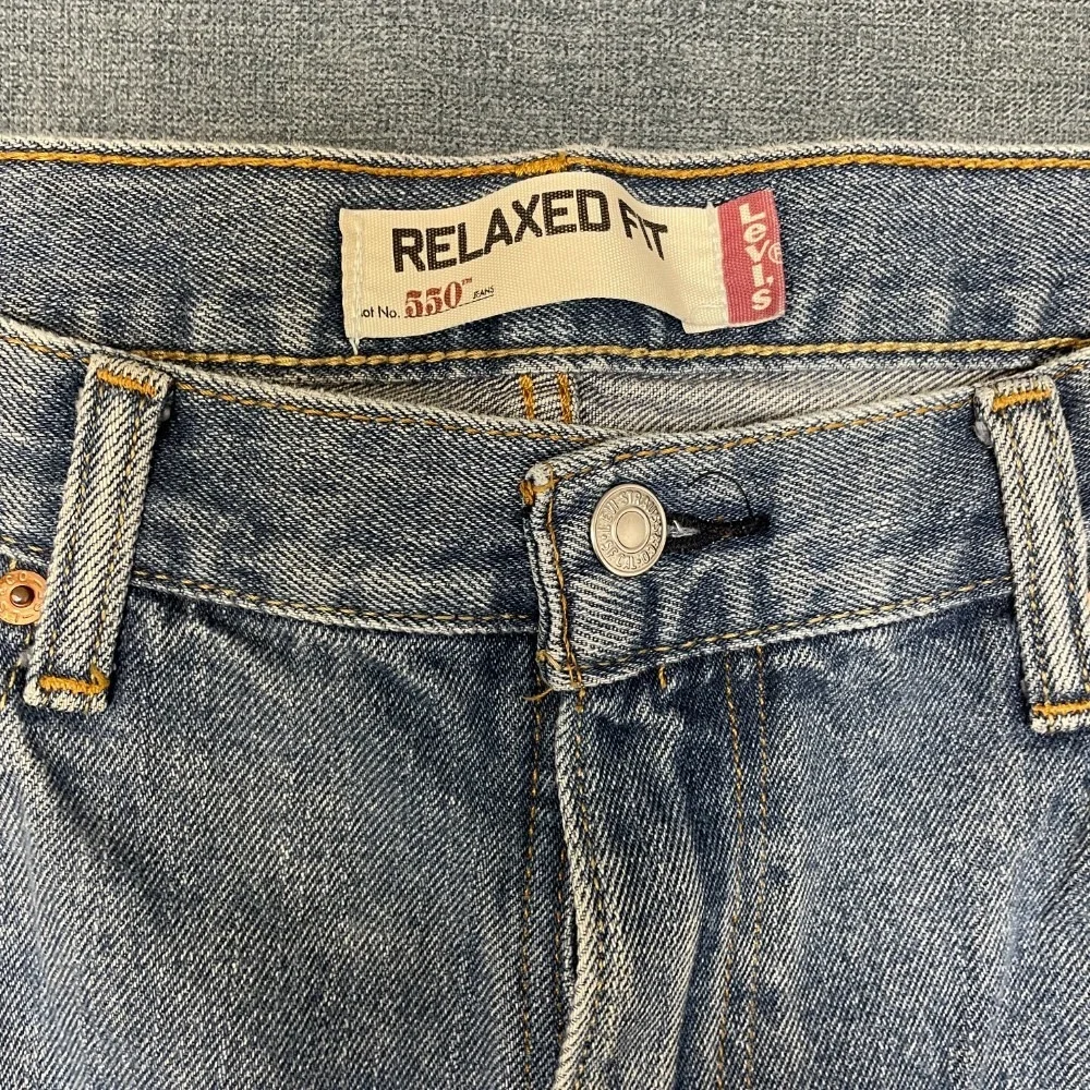 Levi's 550 Relaxed Fit Jeans Mens 36x32 Blue Denim Cotton Non Stretch Outdoor